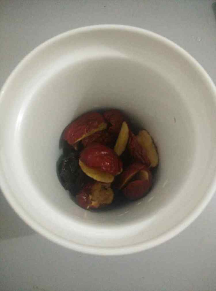 黑木耳红枣甜汤步骤4