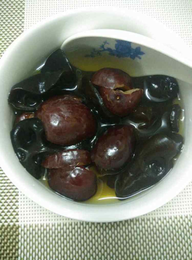 黑木耳红枣甜汤步骤7