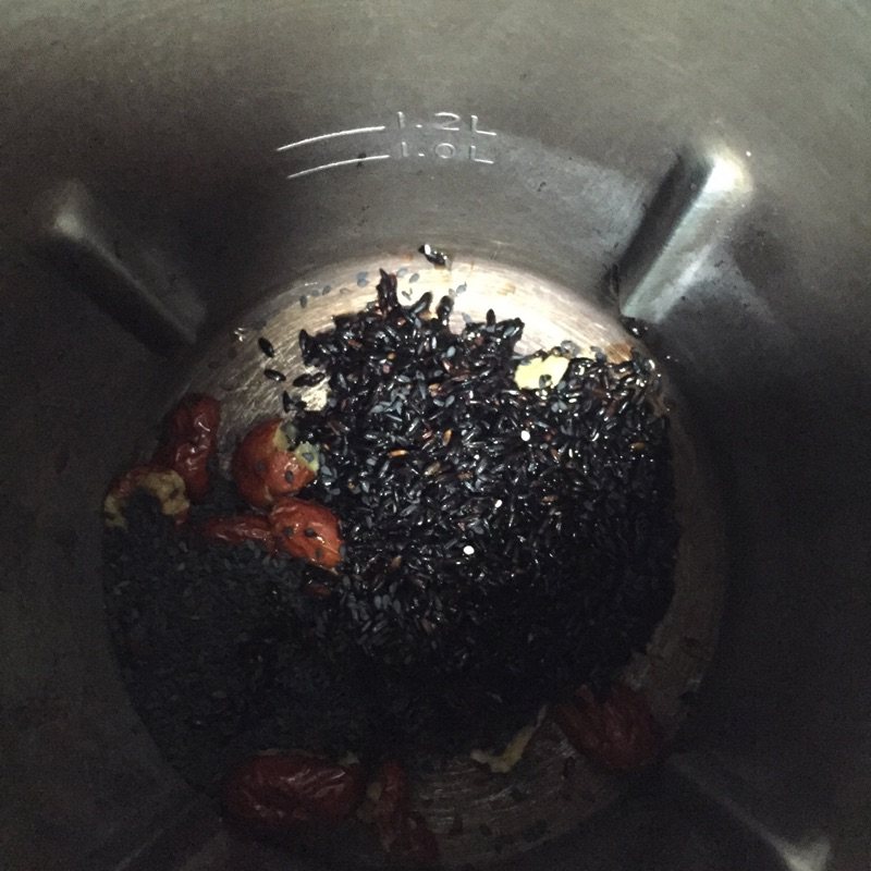 红枣黑芝麻糊步骤3