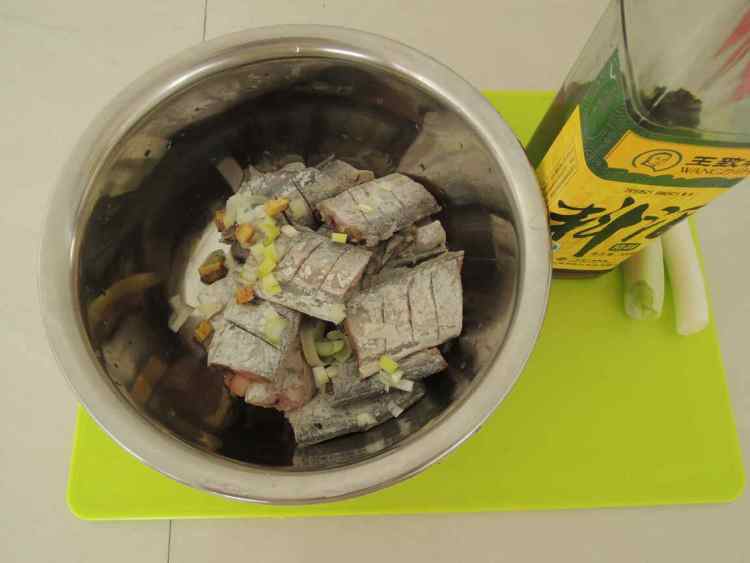 香煎带鱼步骤2