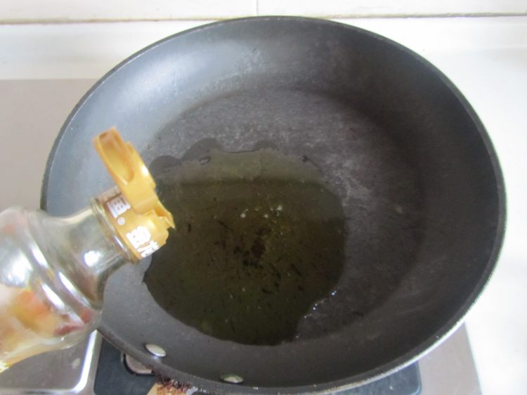 蚝油猪肝菠菜步骤7