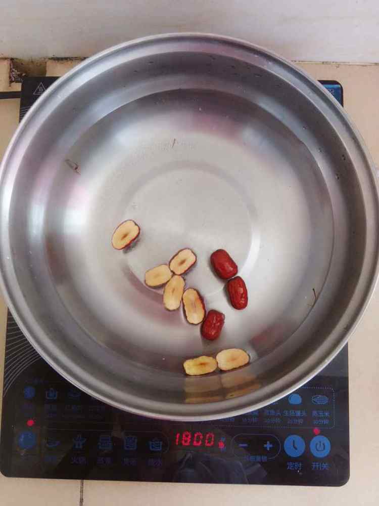 双薯芋头小圆子汤步骤2
