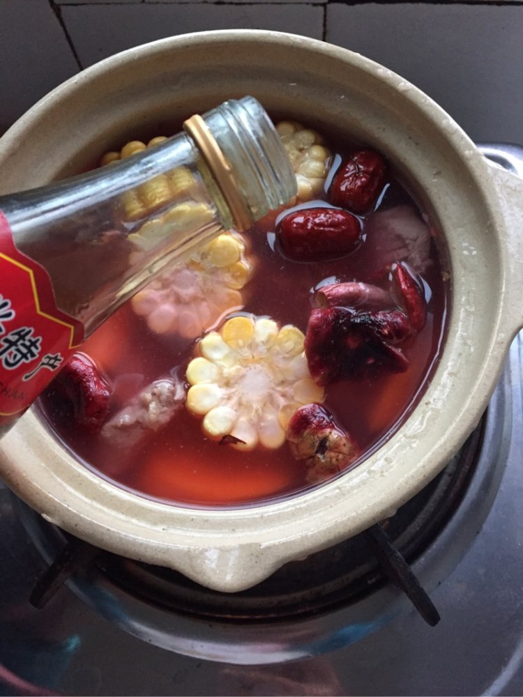 红菌粟米排骨汤步骤5
