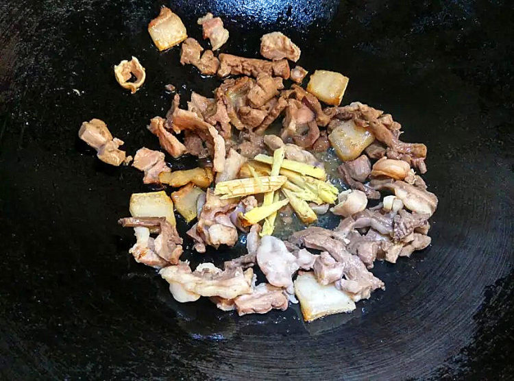 瘦肉爆炒猪心步骤6