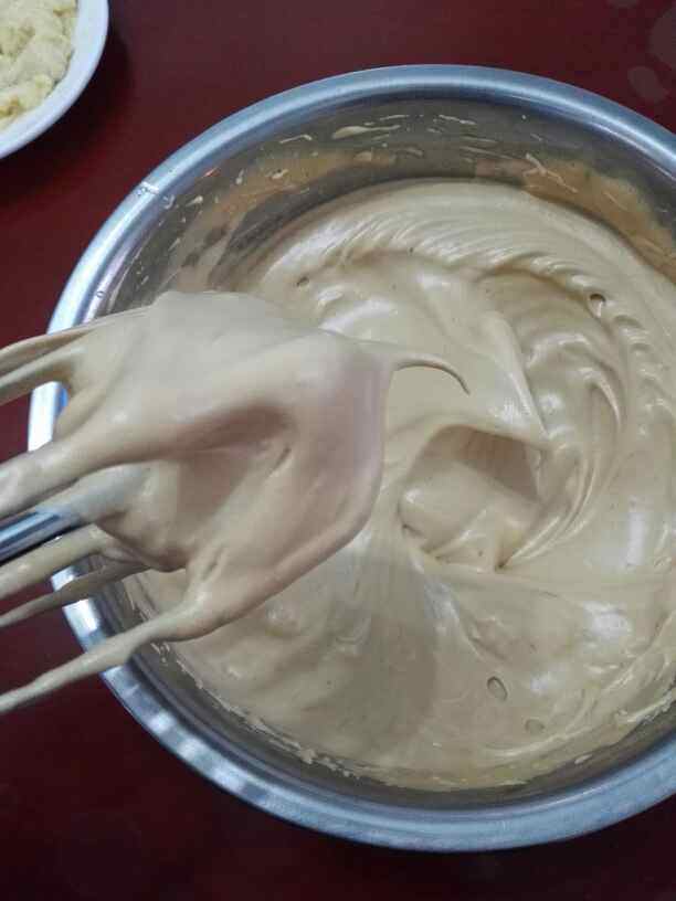 红糖榴莲蛋糕卷步骤4