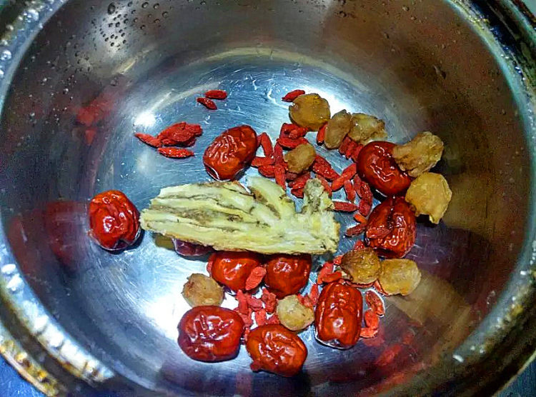 当归圆肉煮鸡蛋步骤4