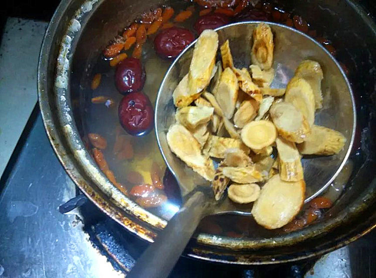 当归圆肉煮鸡蛋步骤5