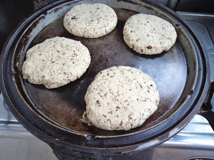 黑豆渣玉米面饼步骤5