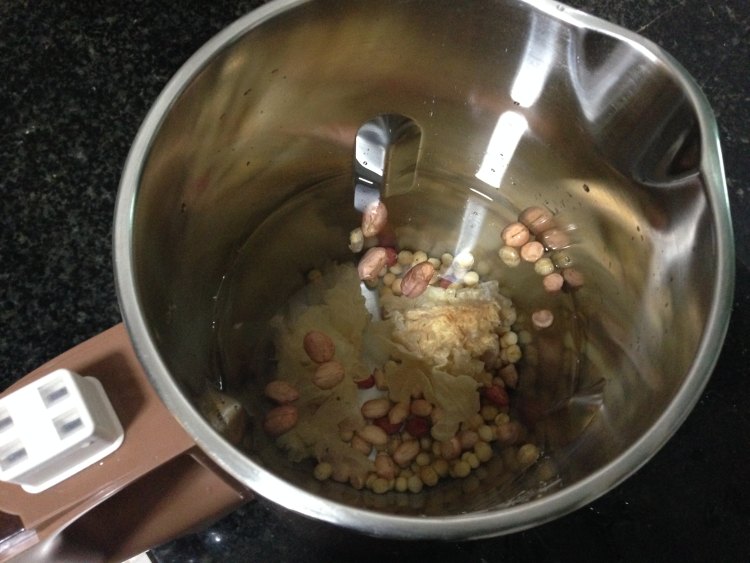 银耳花生黄豆豆浆步骤3