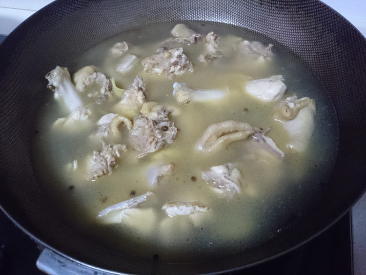 麻辣芋头鸡步骤8