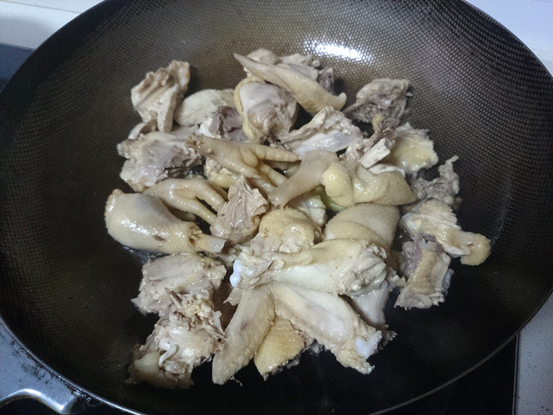 麻辣芋头鸡步骤6
