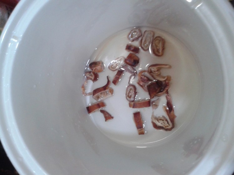料酒龙骨汤步骤4