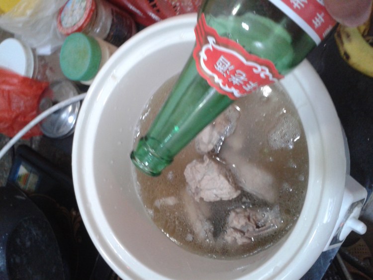 料酒龙骨汤步骤6