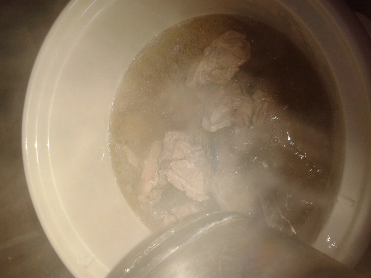 料酒龙骨汤步骤5