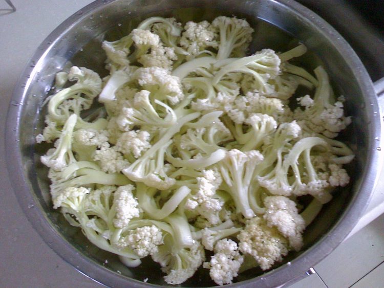 肉片炒花菜步骤3