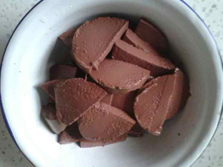 香辣鸭血豆腐步骤2