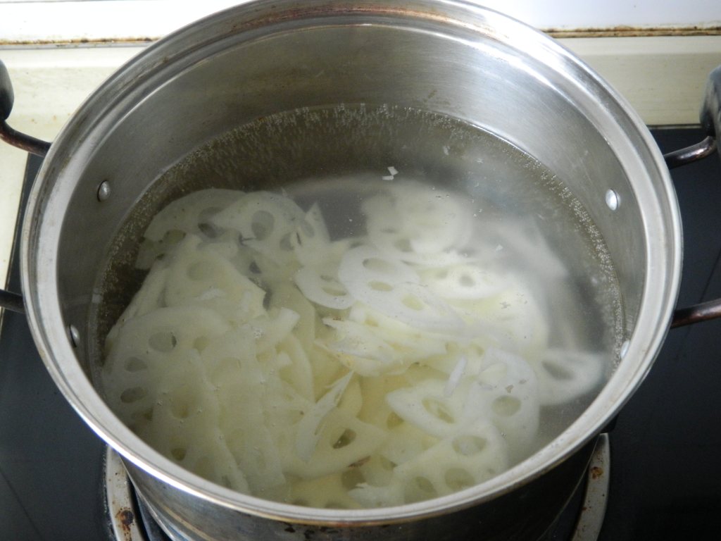 滋味炝莲藕步骤4