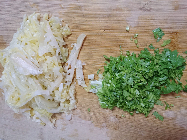 泡菜苕粉肉丸汤步骤2