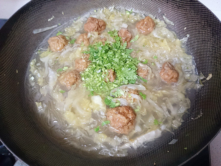 泡菜苕粉肉丸汤步骤7