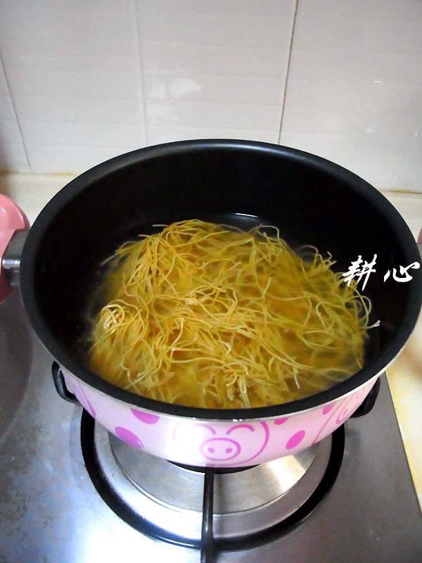 酱大骨捞面步骤2