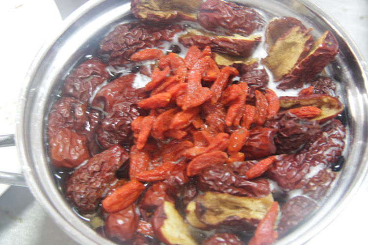 红枣枸杞鸡蛋桂圆茶步骤4
