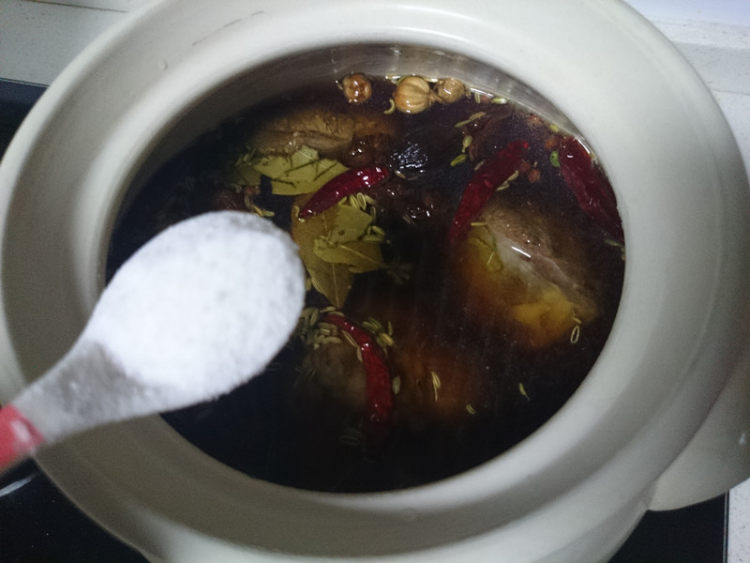 卤牛腱步骤8