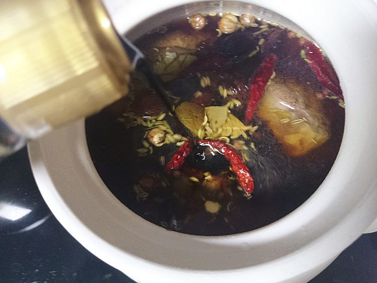卤牛腱步骤9