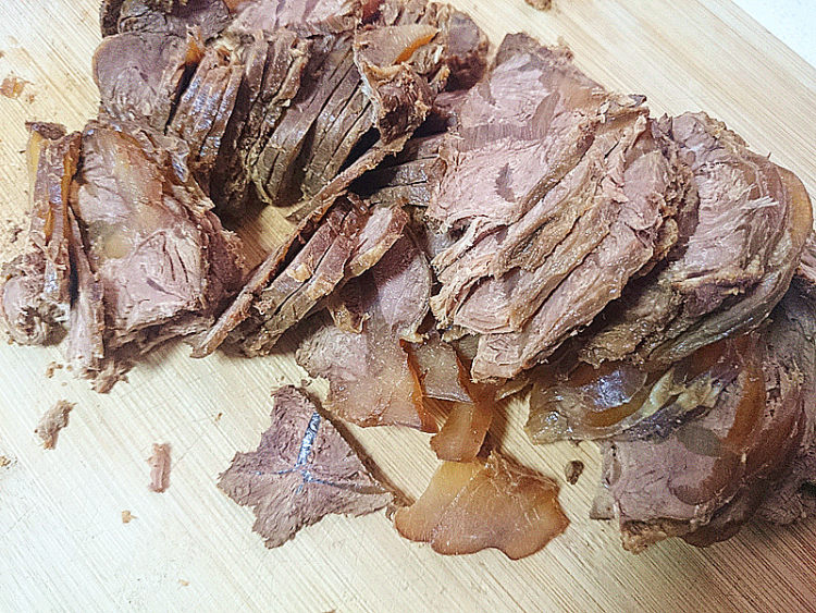 卤牛腱步骤12