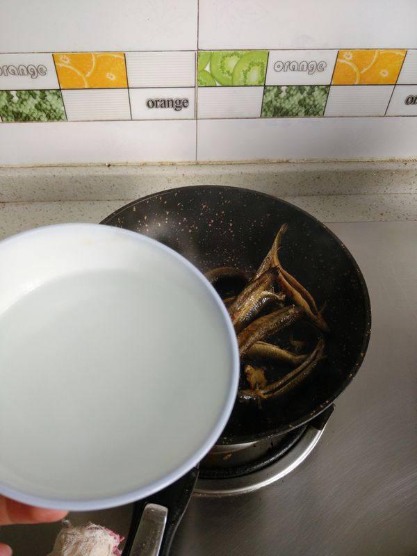 泥鳅豆腐汤步骤3