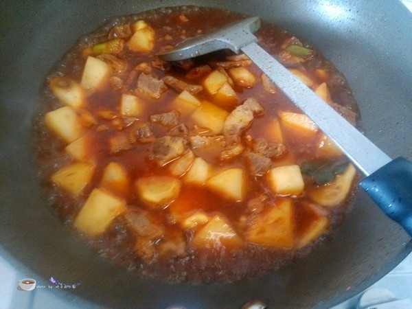 土豆炖牛肉步骤8