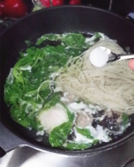 肉圆猪肝青菜小煮面步骤13