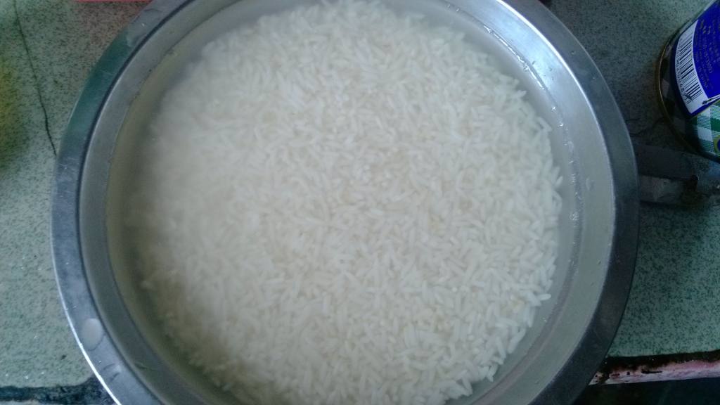 鸡屎藤米糕步骤1
