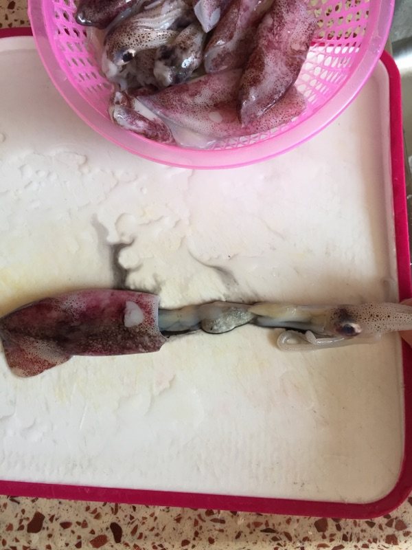 彩椒炒鱿鱼步骤3
