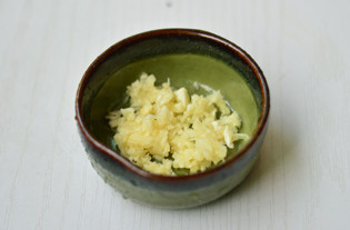 蒜蓉菠菜塔步骤2