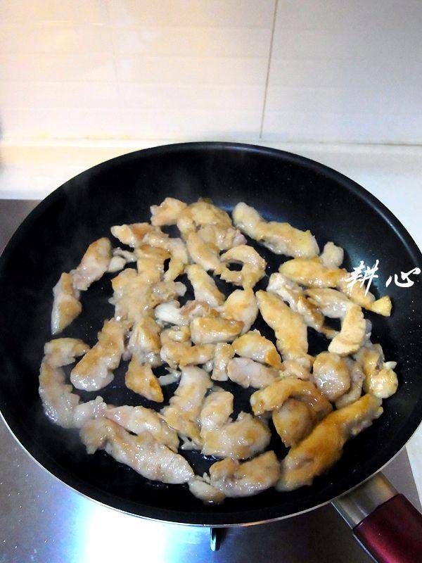 秋葵炒鸡肉步骤8