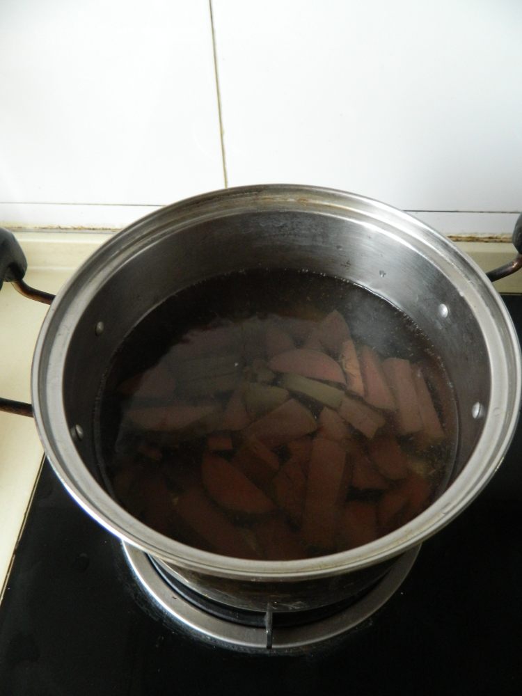 老干妈蒜薹炒鸭血步骤4