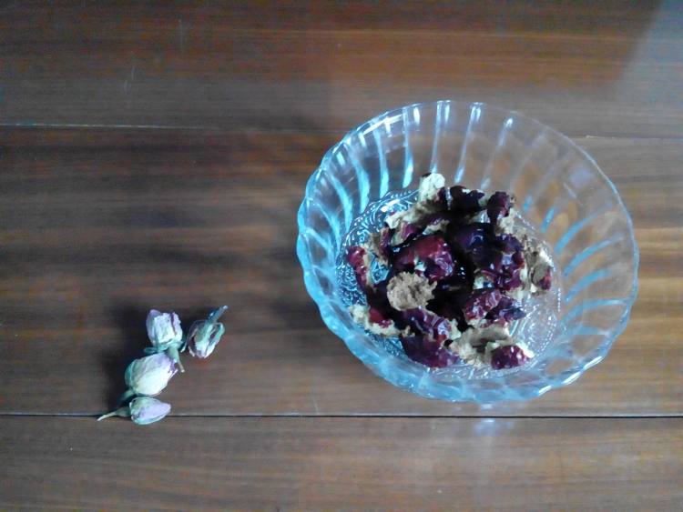 玫瑰红枣茶步骤2