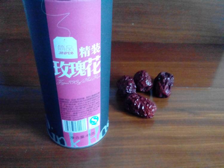 玫瑰红枣茶步骤1