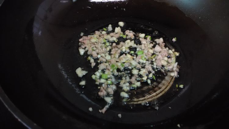 意大利拌酱面步骤4