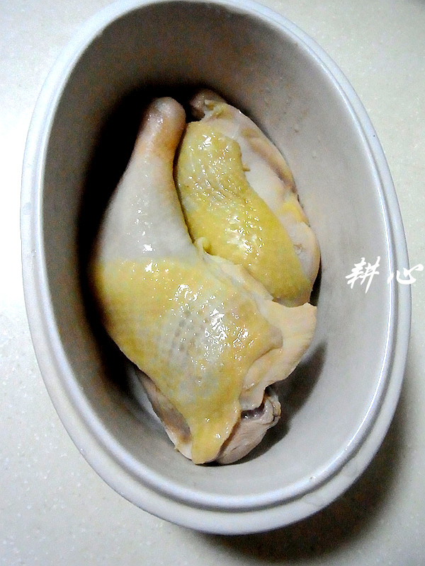 青橄榄花胶炖鸡步骤4