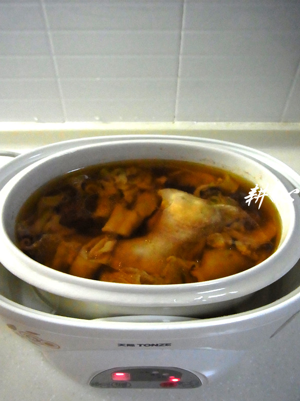 青橄榄花胶炖鸡步骤9