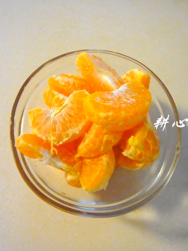 鲜榨葡萄橘子汁步骤2