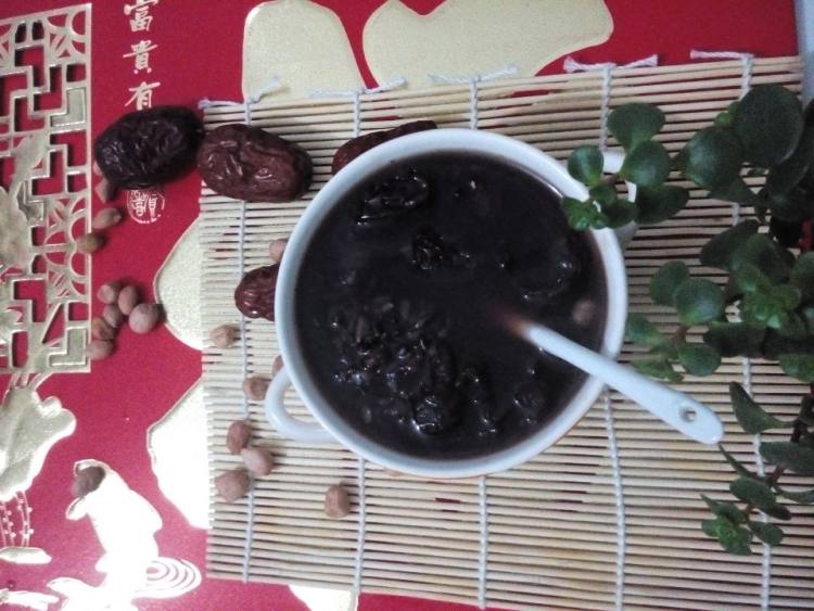 花生红枣黑米粥步骤5