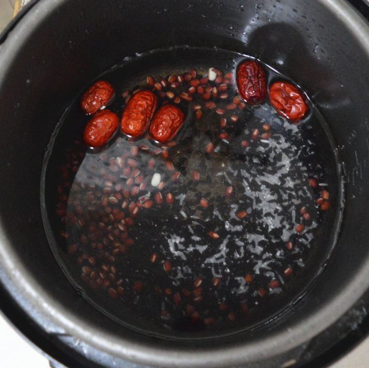 红豆黑米粥步骤3