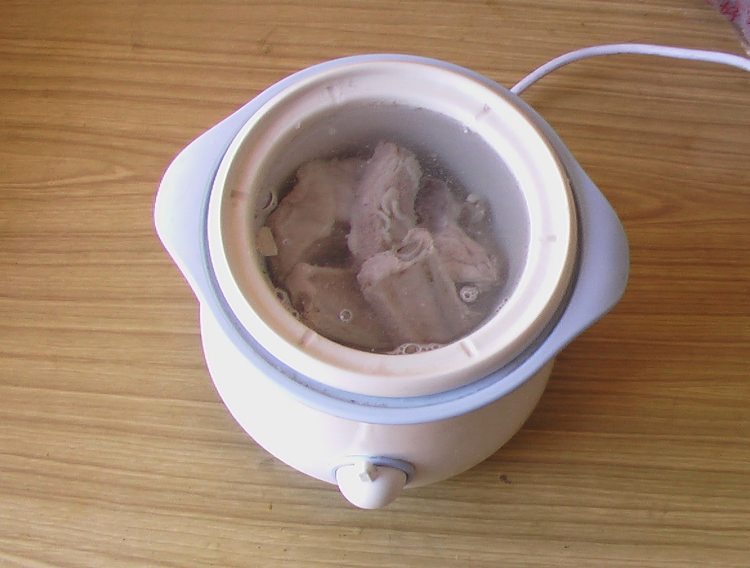 当归红枣排骨汤步骤4