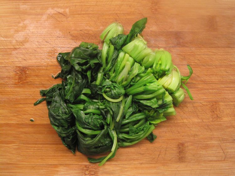 菠菜拌木耳鸡蛋步骤4