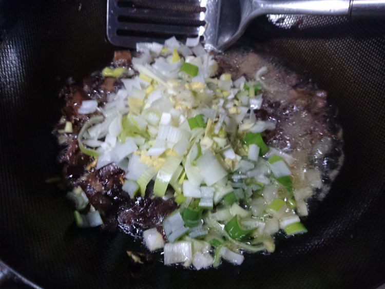 香辣牛肉酱步骤7