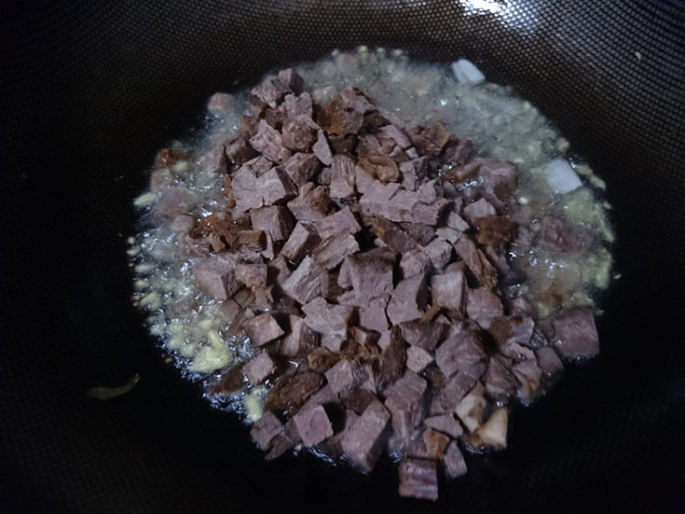香辣牛肉酱步骤5