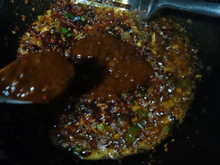 香辣牛肉酱步骤9