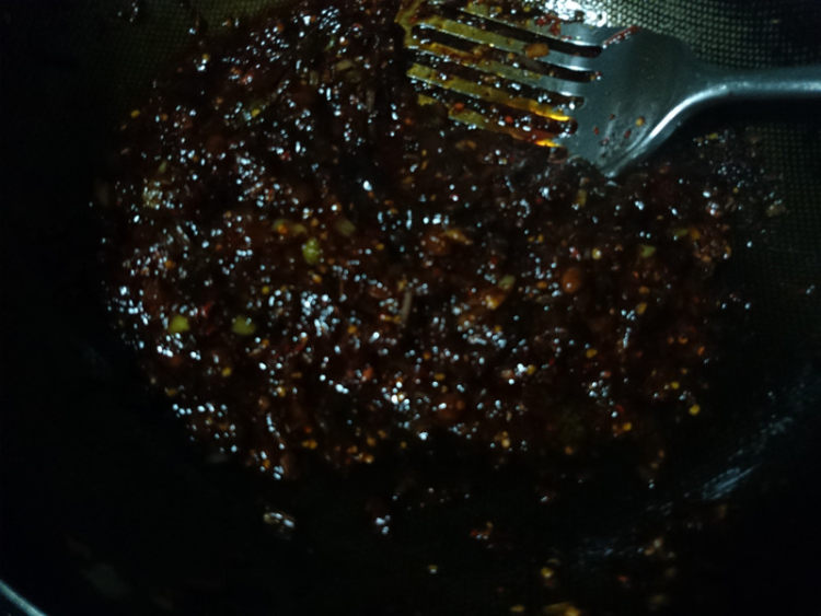 香辣牛肉酱步骤12